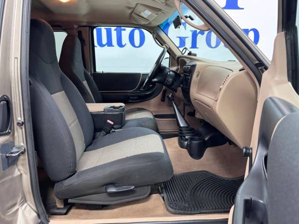 2003 Ford, dovoz USA — foto 9 z 12