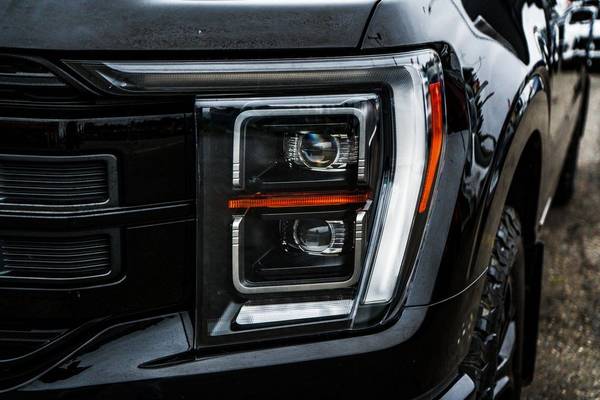2023 Ford, dovoz USA — foto 6 z 11