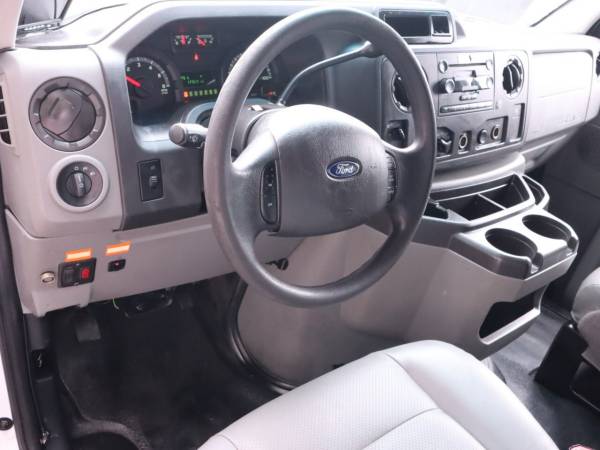 2012 Ford, dovoz USA — foto 9 z 12