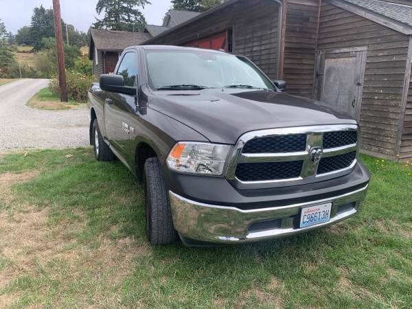 2017 Dodge, dovoz USA — foto 3 z 9