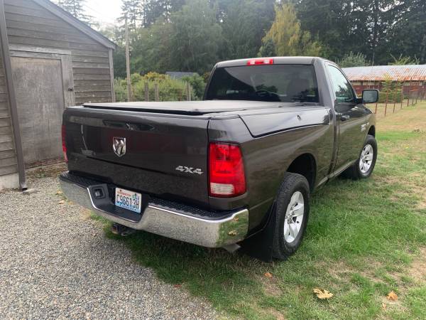 2017 Dodge, dovoz USA — foto 4 z 9