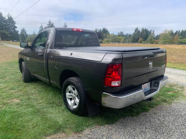 2017 Dodge, dovoz USA — foto 5 z 9