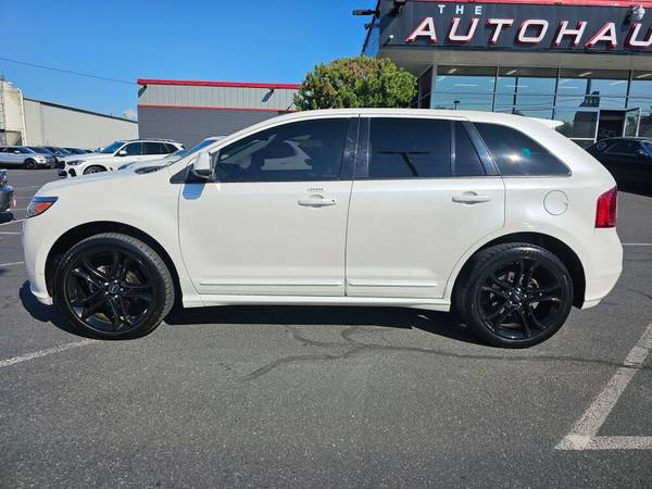 2011 Ford, dovoz USA — foto 2 z 12