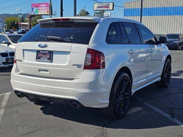 2011 Ford, dovoz USA — foto 5 z 12