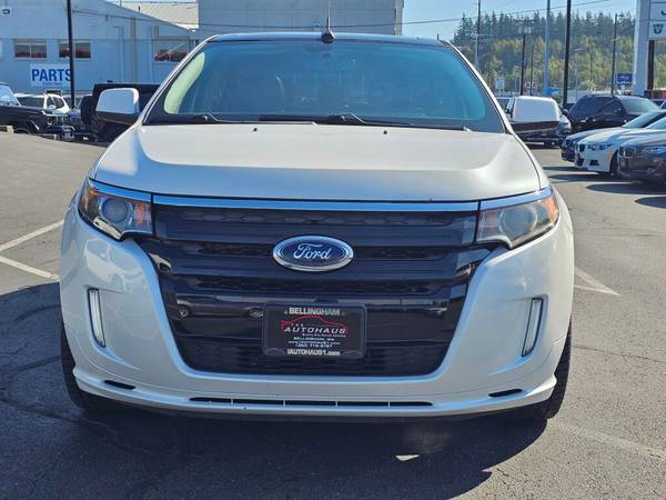 2011 Ford, dovoz USA — foto 8 z 12