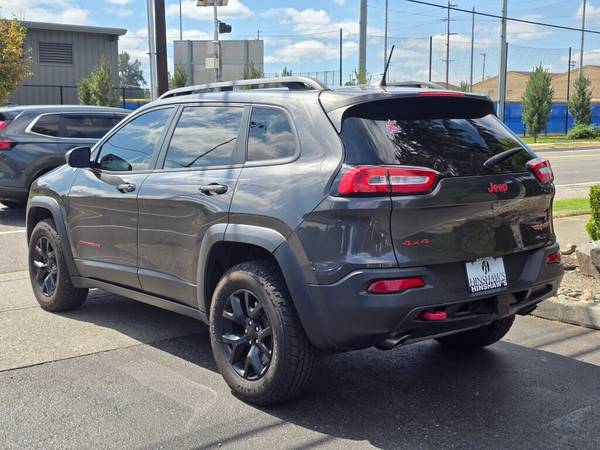 2016 Jeep, dovoz USA — foto 3 z 12