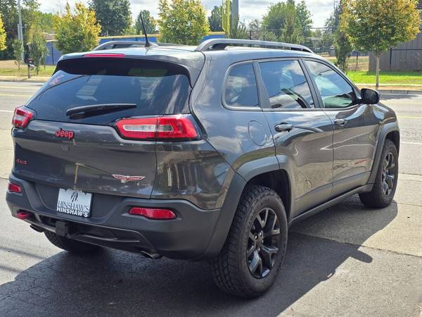 2016 Jeep, dovoz USA — foto 5 z 12