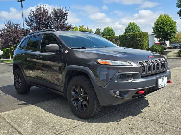 2016 Jeep, dovoz USA — foto 7 z 12