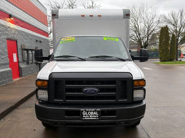 2017 Ford, dovoz USA — foto 3 z 12