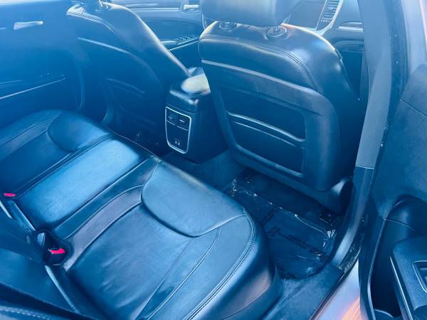 2015 Chrysler, šedá, dovoz USA — foto 10 z 12