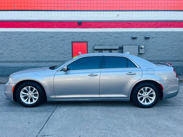 2015 Chrysler, šedá, dovoz USA — foto 4 z 12