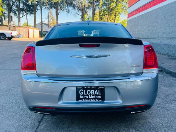 2015 Chrysler, šedá, dovoz USA — foto 6 z 12