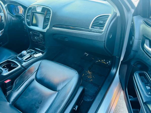 2015 Chrysler, šedá, dovoz USA — foto 9 z 12