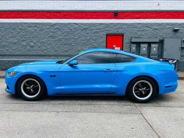 2017 Ford, dovoz USA — foto 5 z 12