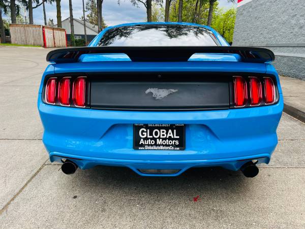 2017 Ford, dovoz USA — foto 7 z 12