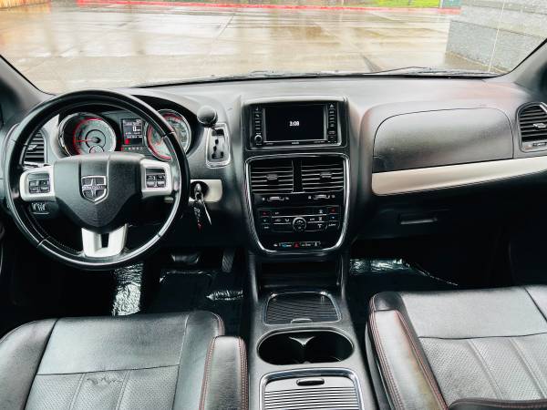 2016 Dodge, dovoz USA — foto 10 z 12