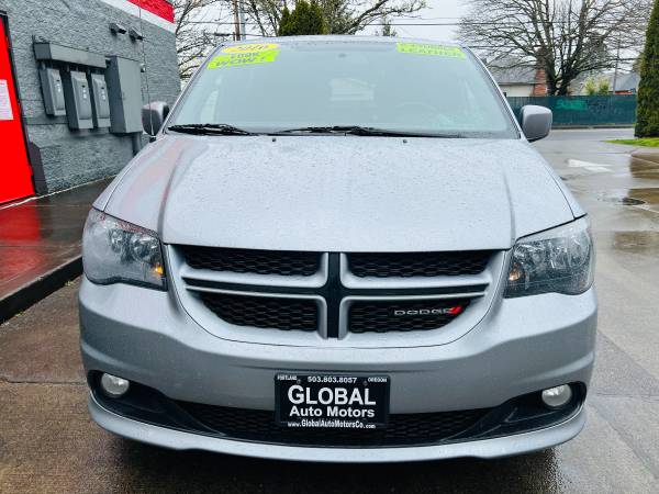 2016 Dodge, dovoz USA — foto 3 z 12