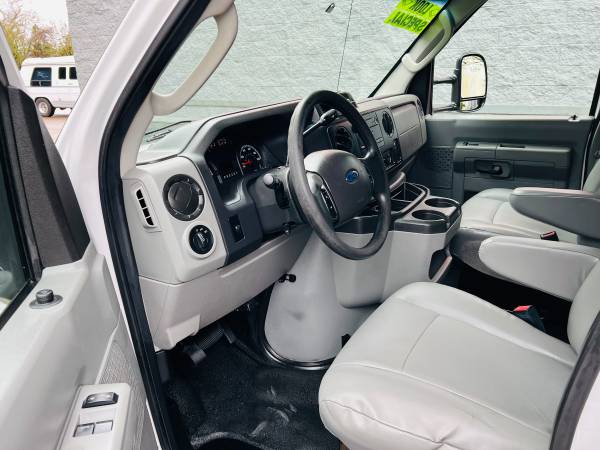 2012 Ford, dovoz USA — foto 9 z 12