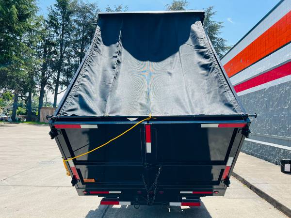 2011 Ford, dovoz USA — foto 6 z 12