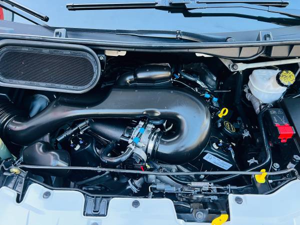 2016 Ford, dovoz USA — foto 12 z 12