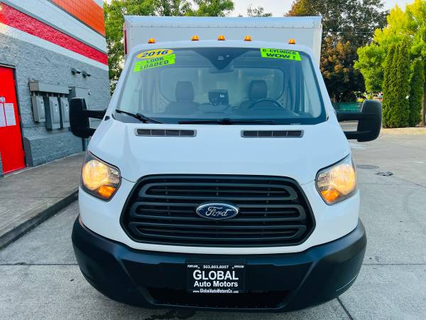 2016 Ford, dovoz USA — foto 3 z 12