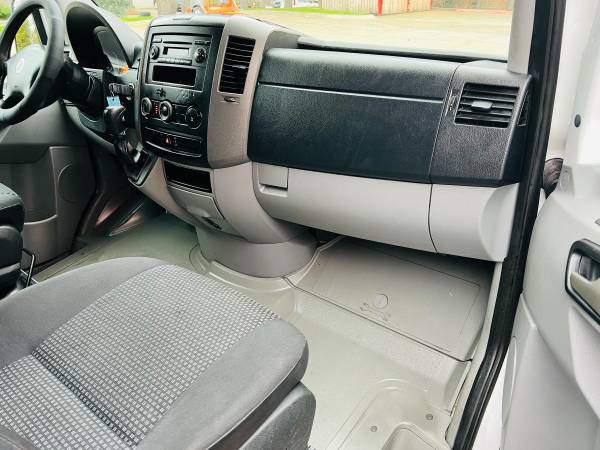 2008 Dodge, dovoz USA — foto 9 z 12
