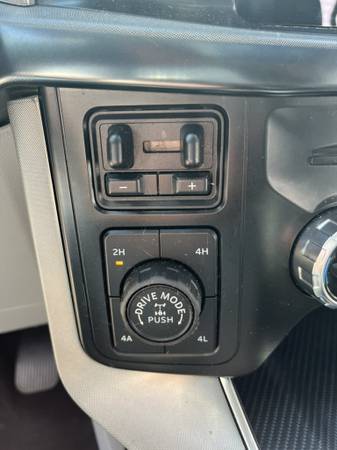 2023 Ford, dovoz USA — foto 11 z 12
