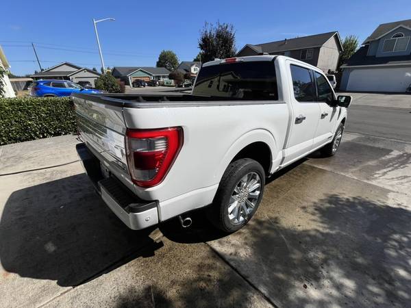 2023 Ford, dovoz USA — foto 2 z 12