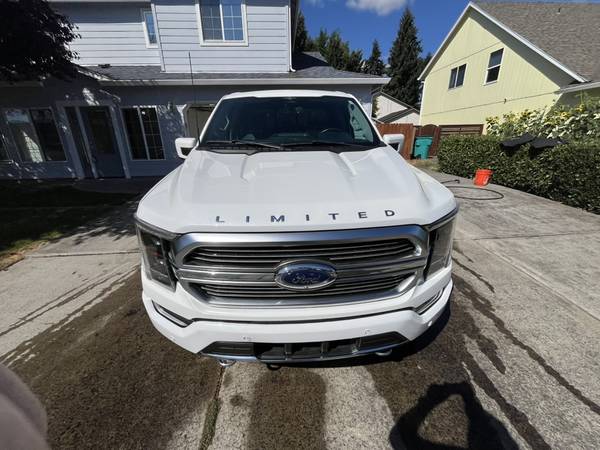 2023 Ford, dovoz USA — foto 5 z 12