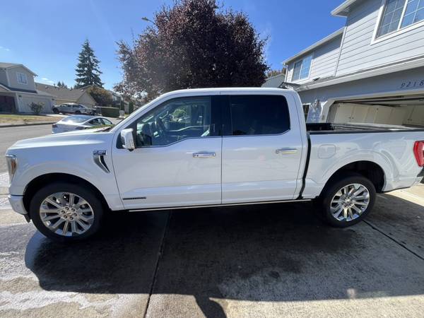 2023 Ford, dovoz USA — foto 7 z 12