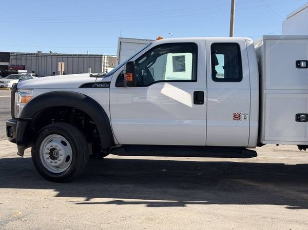 2016 Ford, dovoz USA — foto 3 z 12