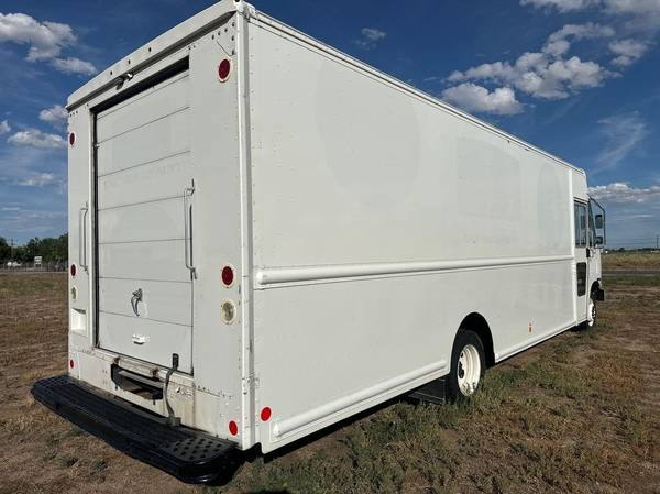 2014 Ford, dovoz USA — foto 6 z 12