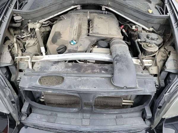 2011 BMW, dovoz USA — foto 11 z 11