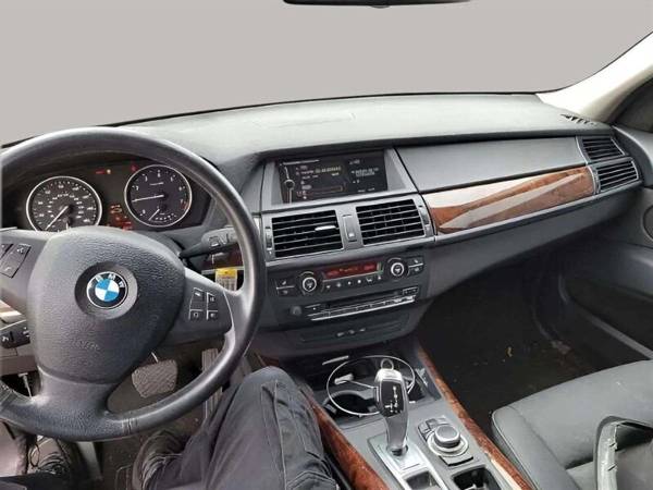 2011 BMW, dovoz USA — foto 6 z 11