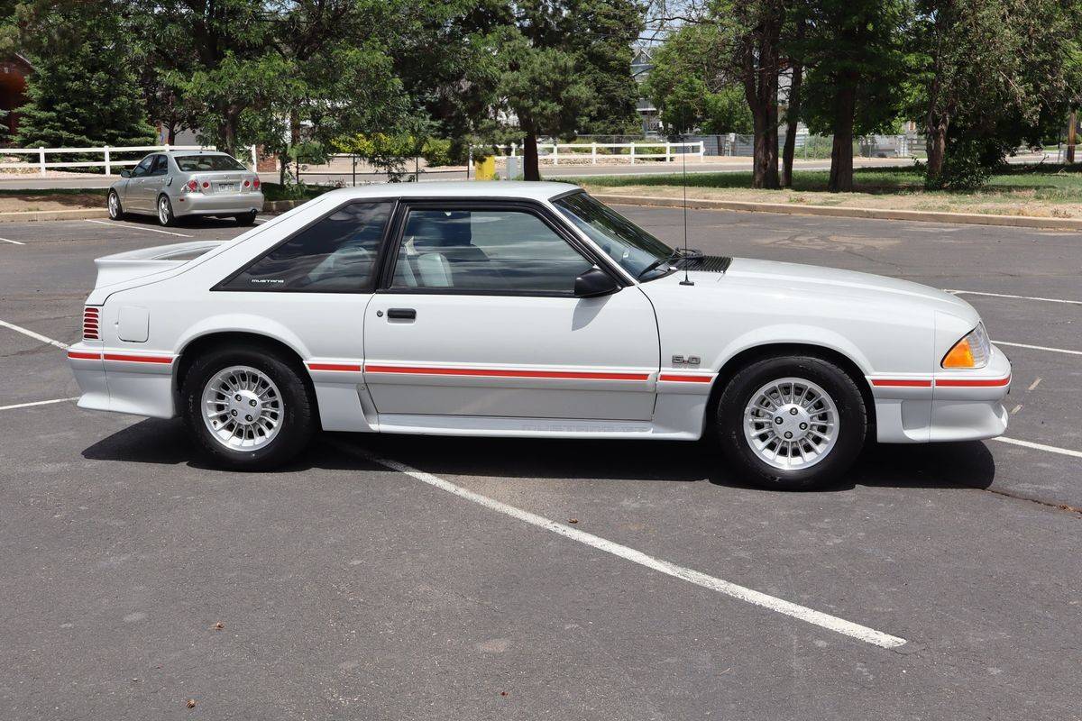 1988 Ford, dovoz USA — foto 3 z 12