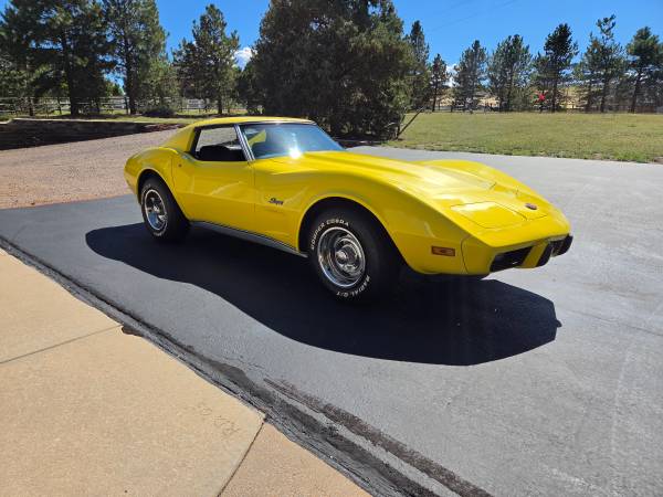 1976 Corvette, dovoz USA — foto 3 z 11