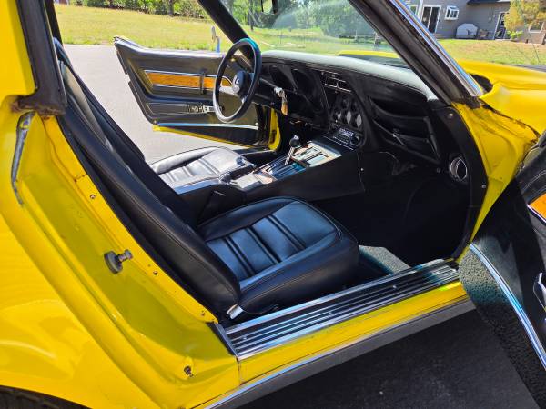 1976 Corvette, dovoz USA — foto 5 z 11