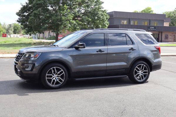 2017 Ford, dovoz USA — foto 10 z 12