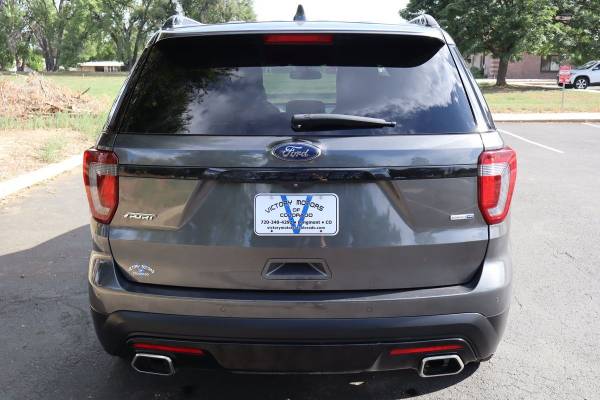 2017 Ford, dovoz USA — foto 6 z 12