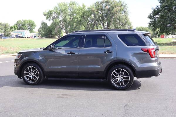2017 Ford, dovoz USA — foto 8 z 12