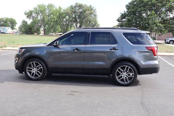 2017 Ford, dovoz USA — foto 9 z 12