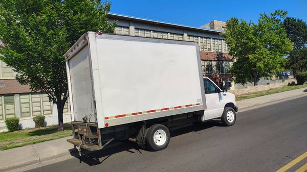 2004 Ford, dovoz USA — foto 2 z 10