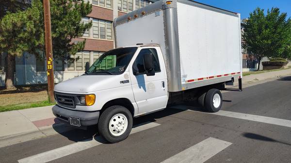 2004 Ford, dovoz USA — foto 3 z 10
