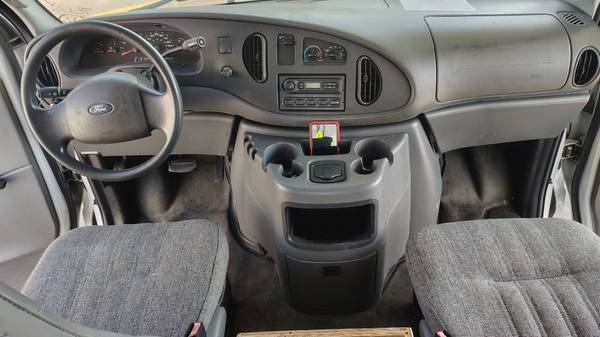 2004 Ford, dovoz USA — foto 8 z 10
