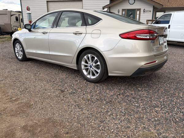 2019 Ford, zlatá, dovoz USA — foto 5 z 12