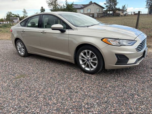 2019 Ford, zlatá, dovoz USA — foto 7 z 12