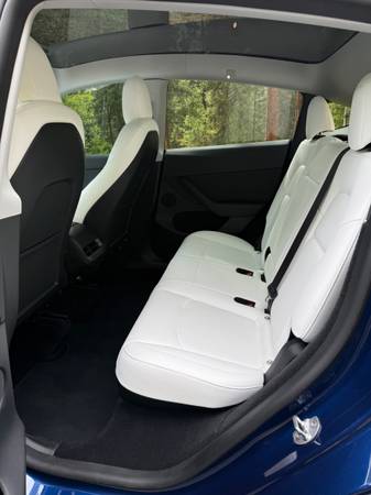 2023 Tesla, dovoz USA — foto 4 z 12