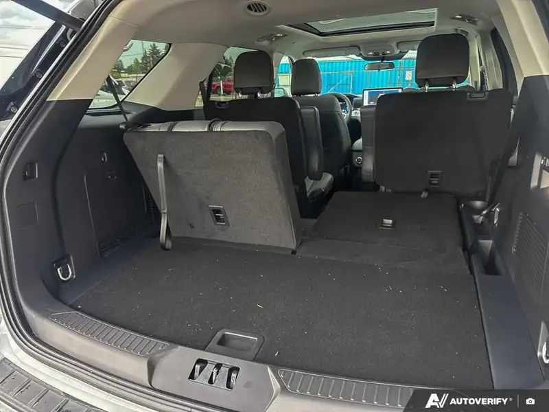 2026 Ford Explorer ACTIVE, bílá, 890 km, dovoz Kanada — foto 12 z 12