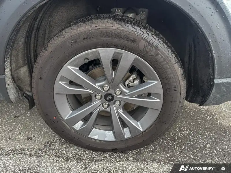 2026 Ford Explorer ACTIVE, bílá, 890 km, dovoz Kanada — foto 6 z 12