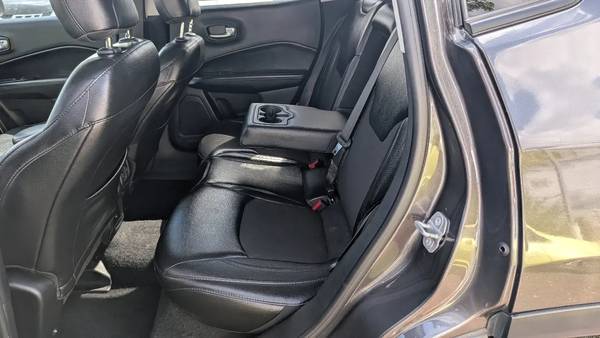 2018 Jeep, dovoz USA — foto 9 z 12